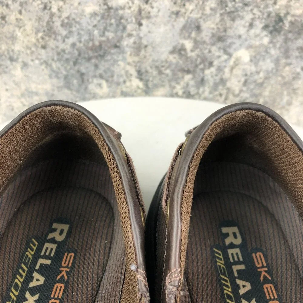 Skechers Men's Size 10 Dark Brown Leather Relaxed Fit Memory Foam Shoes 64114